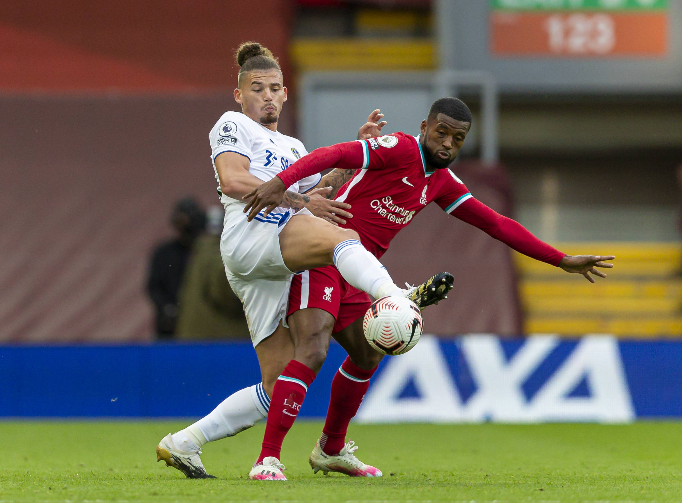 他根据每个 他根据每个